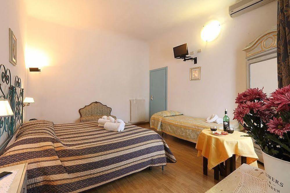 소조르노 소니아 피렌체 B&B 외부 사진